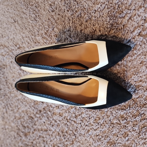 L.A.M.B. black/white suede & leather pumps-6.5 - Picture 2 of 14